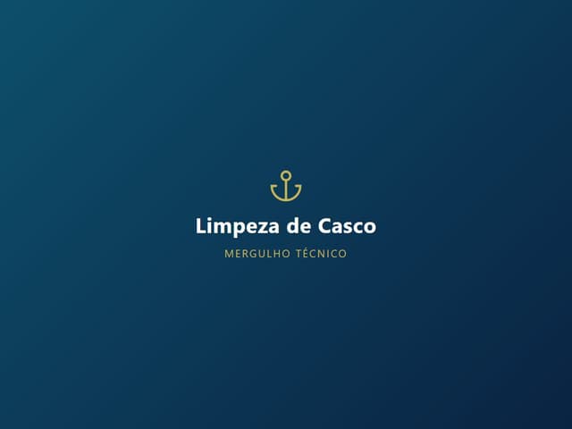 Limpeza de casco com mergulho